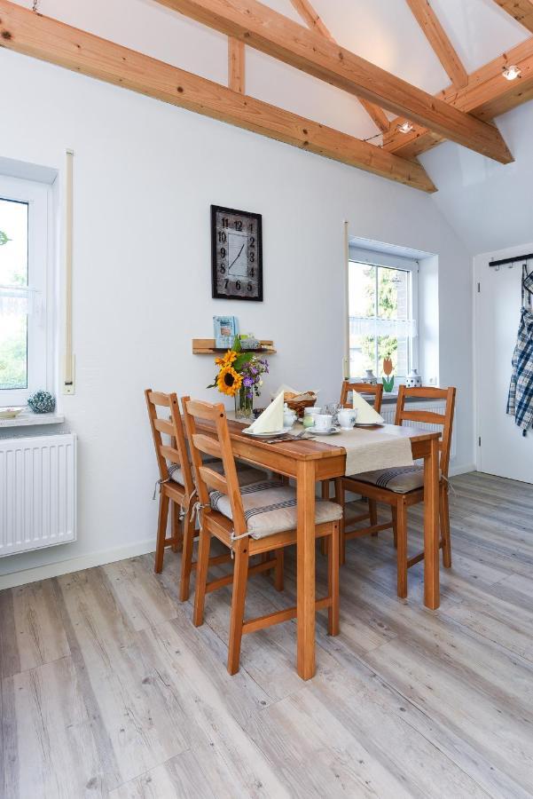 Jever-Ferienhaus Himmelsblick エクステリア 写真